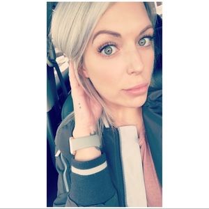 Meet your Posher, Andrea